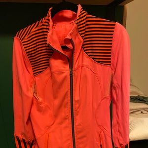 Lululemon size 8 running jacket